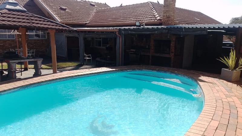3 Bedroom Property for Sale in Helikonpark Gauteng