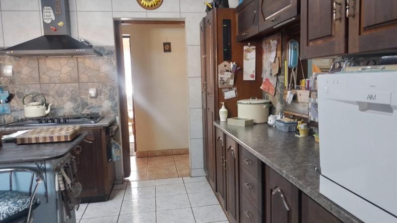3 Bedroom Property for Sale in Helikonpark Gauteng
