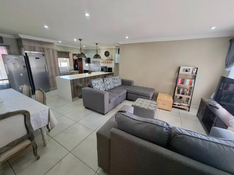 3 Bedroom Property for Sale in Pierre Van Ryneveld Gauteng
