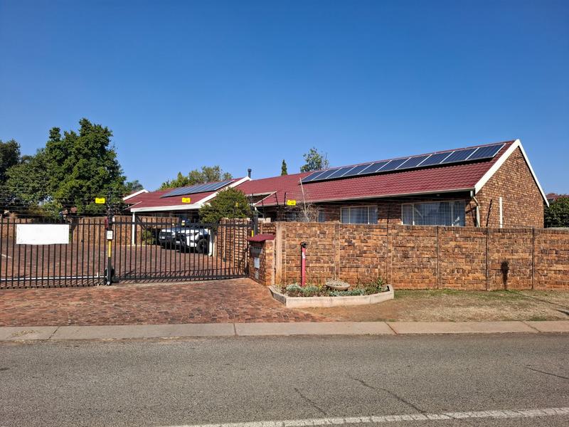 3 Bedroom Property for Sale in Pierre Van Ryneveld Gauteng