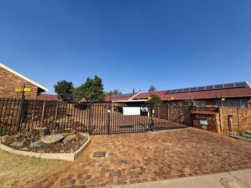3 Bedroom Property for Sale in Pierre Van Ryneveld Gauteng