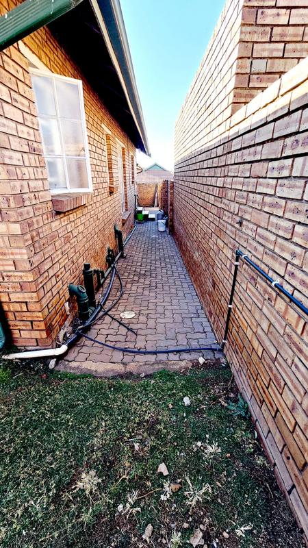 4 Bedroom Property for Sale in Castleview Gauteng