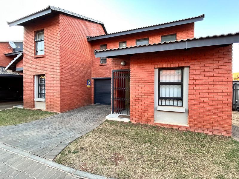 2 Bedroom Property for Sale in Theresa Park Gauteng