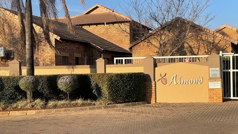 2 Bedroom Property for Sale in Monavoni Gauteng