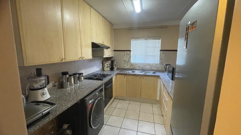 2 Bedroom Property for Sale in Monavoni Gauteng