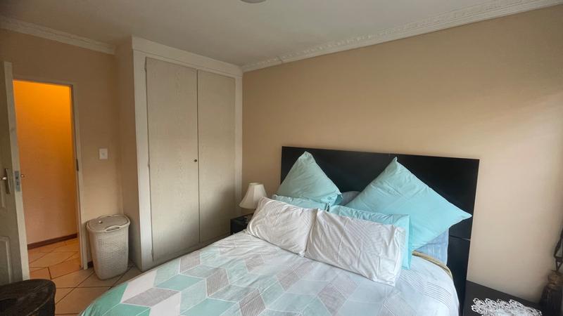 2 Bedroom Property for Sale in Monavoni Gauteng