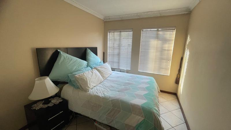 2 Bedroom Property for Sale in Monavoni Gauteng
