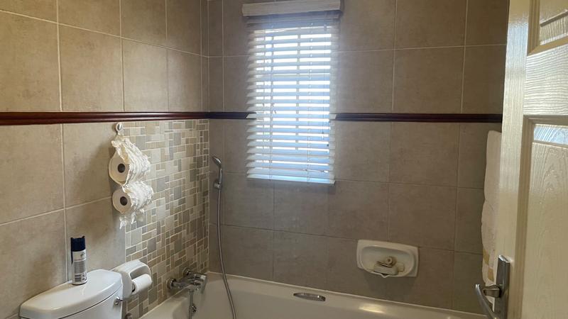 2 Bedroom Property for Sale in Monavoni Gauteng