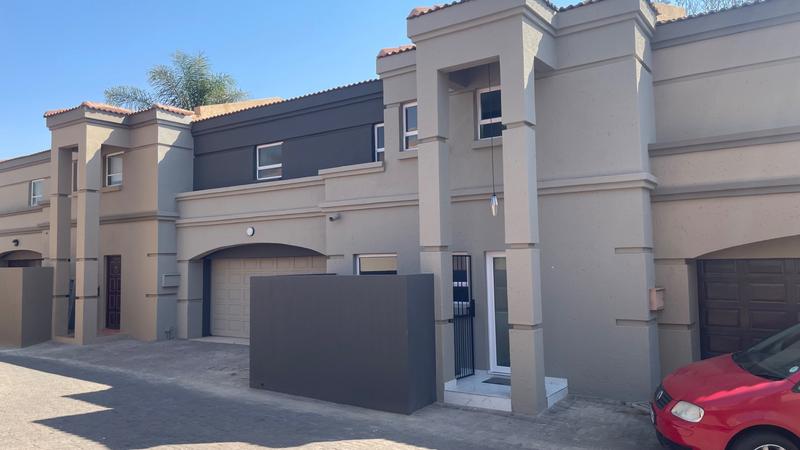 3 Bedroom Property for Sale in Eldoglen Gauteng