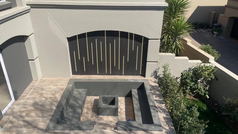 3 Bedroom Property for Sale in Eldoglen Gauteng