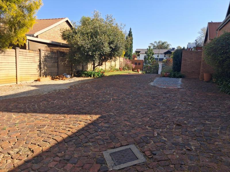 3 Bedroom Property for Sale in Garsfontein Gauteng