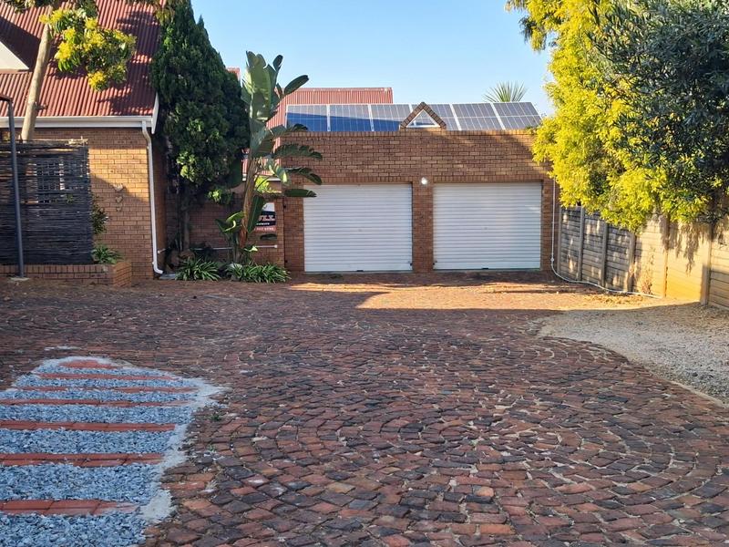 3 Bedroom Property for Sale in Garsfontein Gauteng
