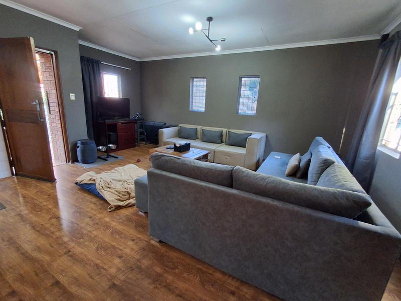 3 Bedroom Property for Sale in Garsfontein Gauteng