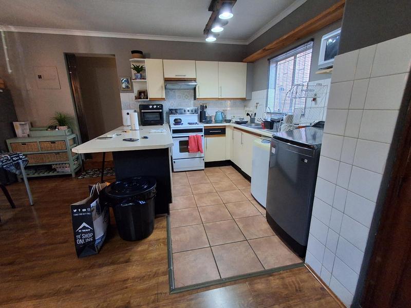 3 Bedroom Property for Sale in Garsfontein Gauteng