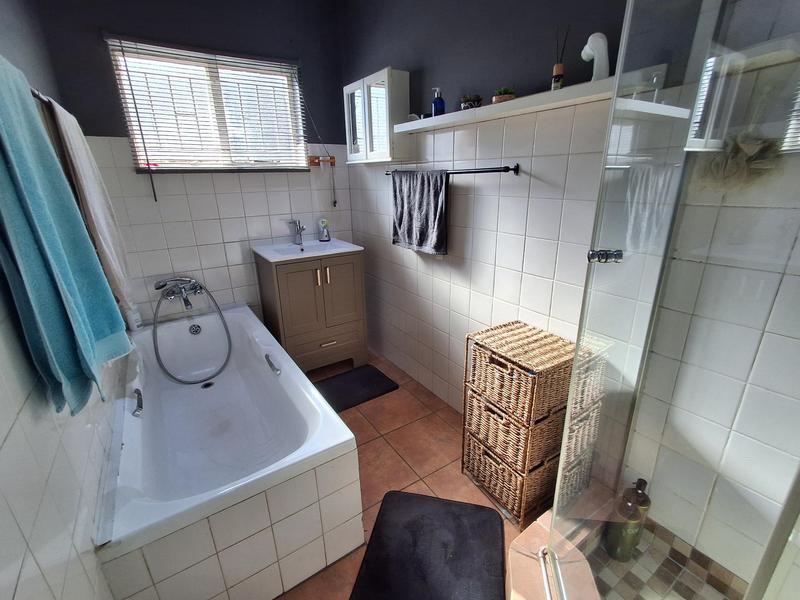 3 Bedroom Property for Sale in Garsfontein Gauteng