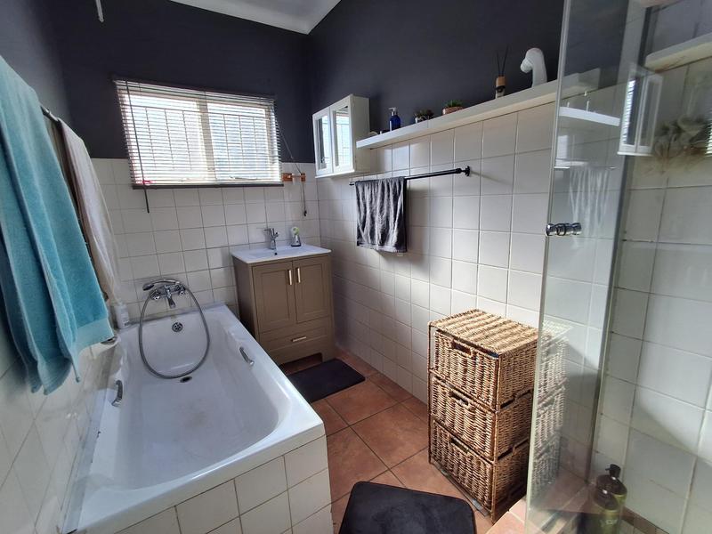 3 Bedroom Property for Sale in Garsfontein Gauteng