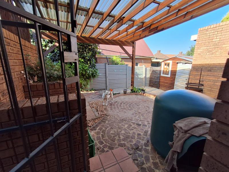 3 Bedroom Property for Sale in Garsfontein Gauteng