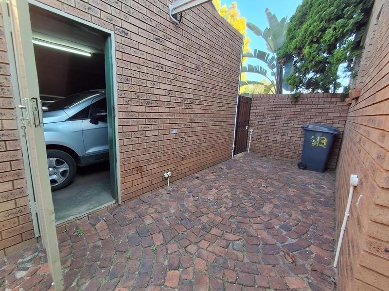 3 Bedroom Property for Sale in Garsfontein Gauteng