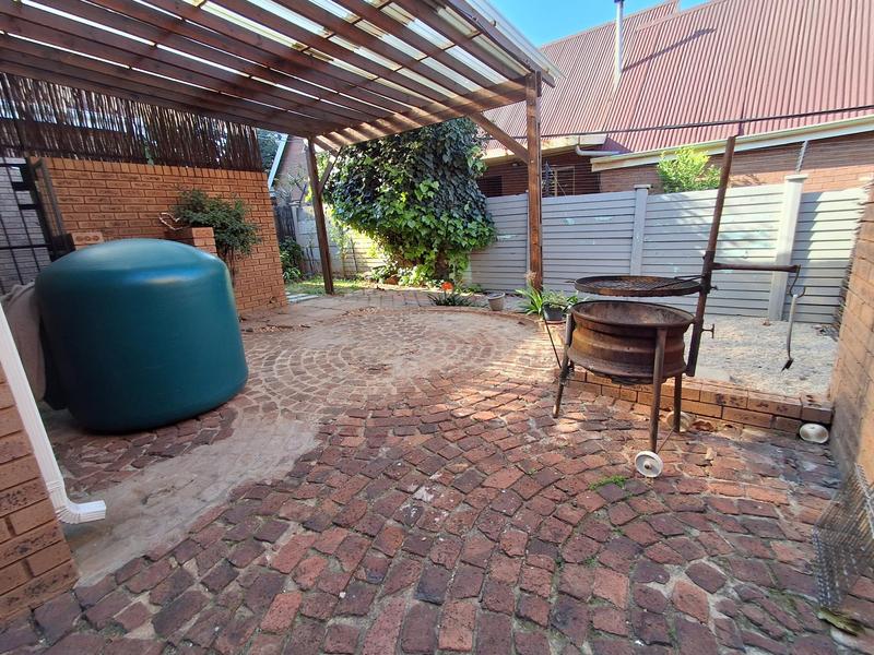 3 Bedroom Property for Sale in Garsfontein Gauteng
