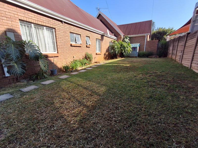 3 Bedroom Property for Sale in Garsfontein Gauteng