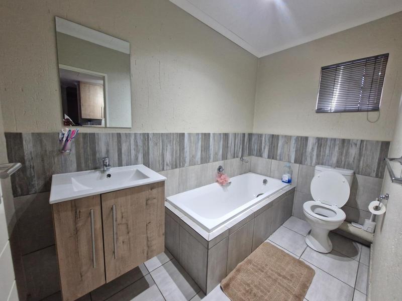 2 Bedroom Property for Sale in Beyers Park Gauteng