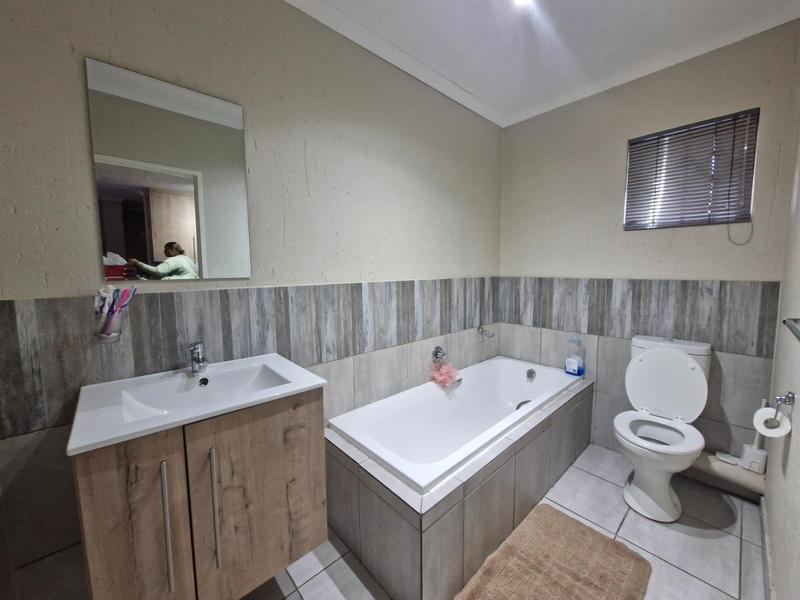 2 Bedroom Property for Sale in Beyers Park Gauteng