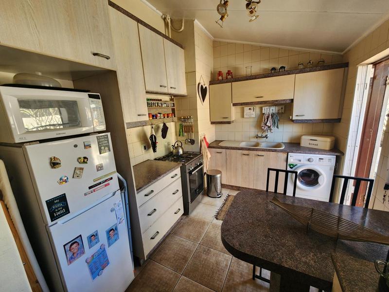 To Let 4 Bedroom Property for Rent in Valhalla Gauteng