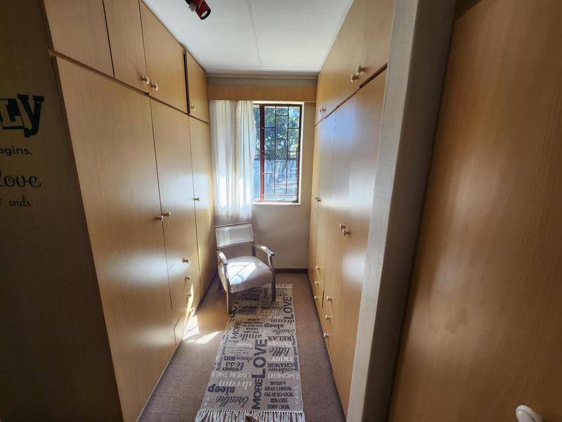 To Let 4 Bedroom Property for Rent in Valhalla Gauteng