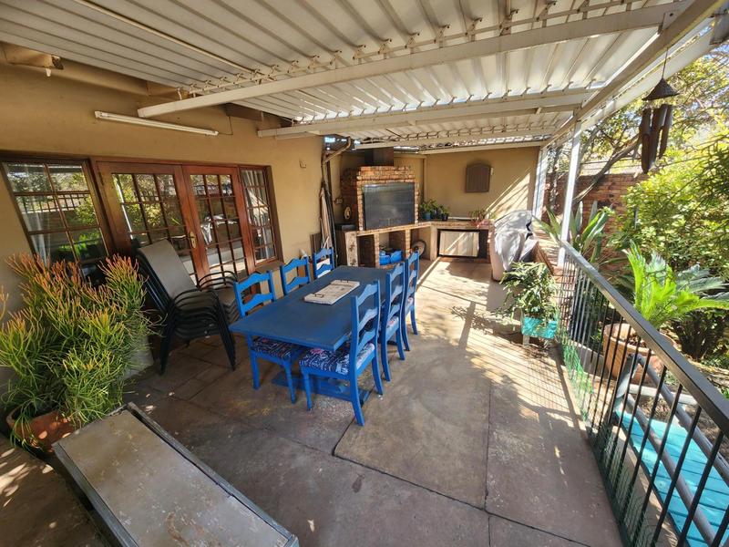 To Let 4 Bedroom Property for Rent in Valhalla Gauteng