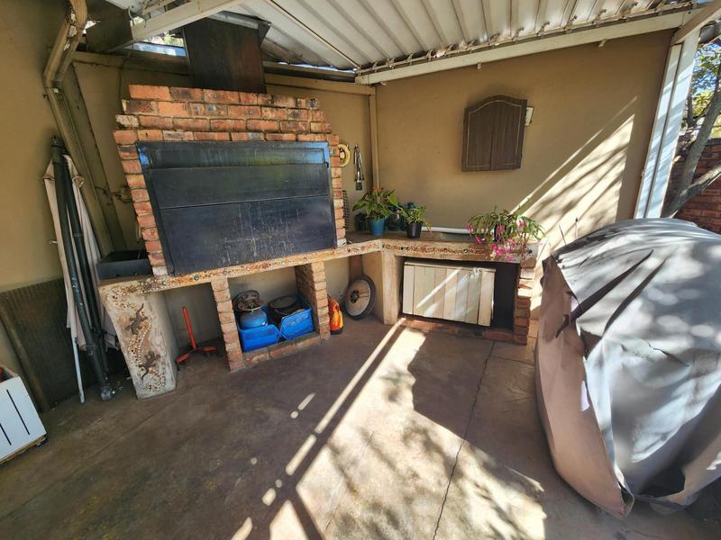 To Let 4 Bedroom Property for Rent in Valhalla Gauteng