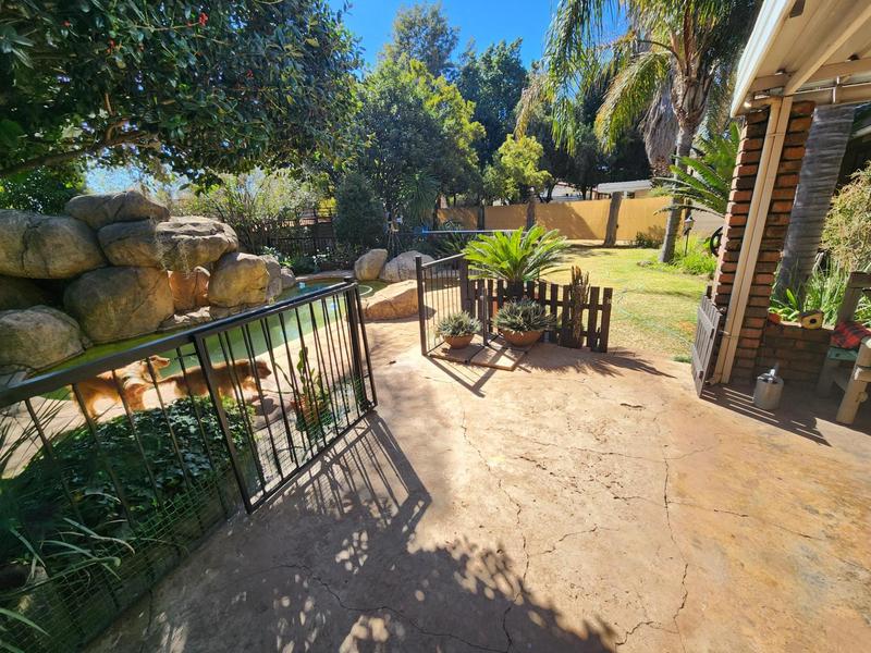 To Let 4 Bedroom Property for Rent in Valhalla Gauteng
