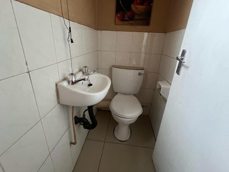 To Let 2 Bedroom Property for Rent in Van Riebeeck Park Gauteng