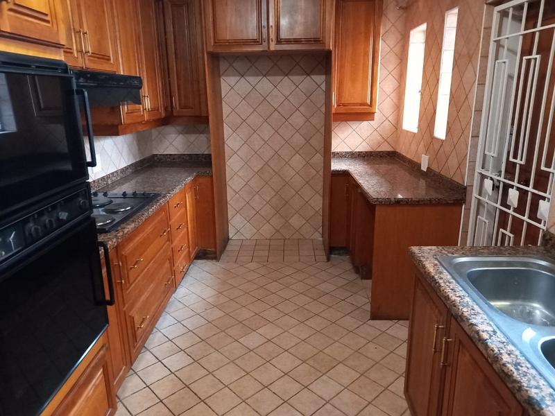 6 Bedroom Property for Sale in Laudium Gauteng