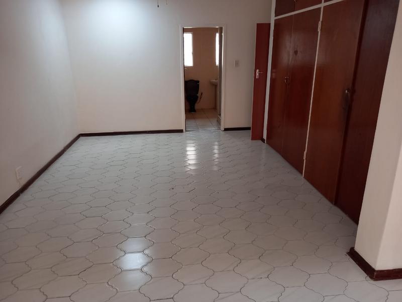 6 Bedroom Property for Sale in Laudium Gauteng