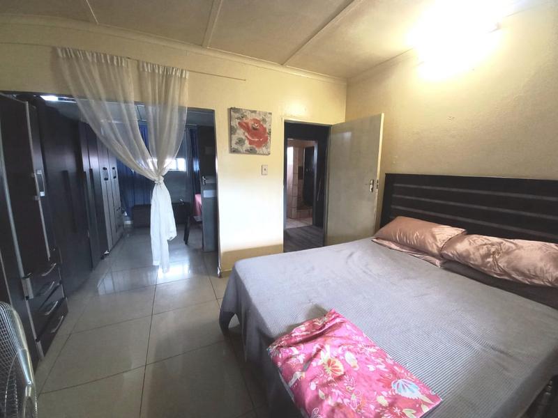 7 Bedroom Property for Sale in Laudium Gauteng