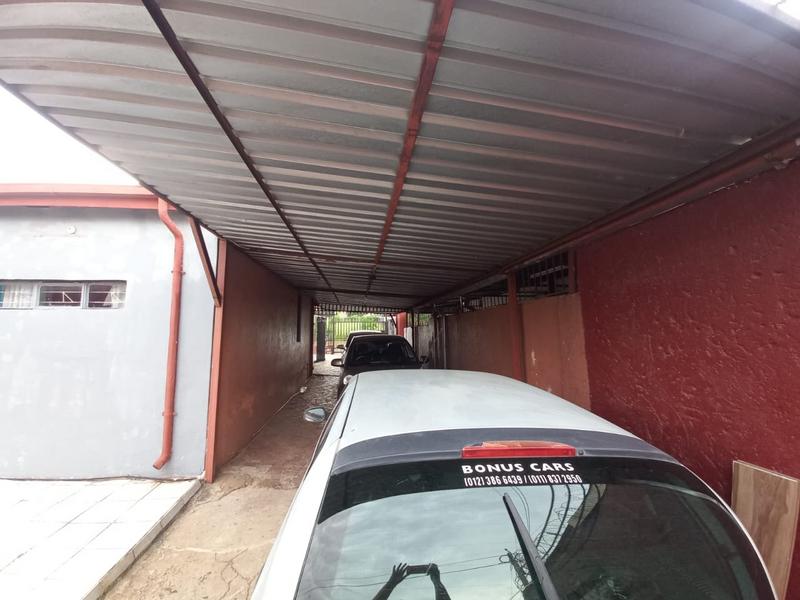 7 Bedroom Property for Sale in Laudium Gauteng