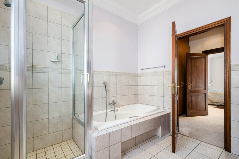 To Let 4 Bedroom Property for Rent in Bryanston Gauteng