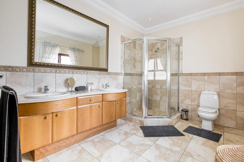 To Let 4 Bedroom Property for Rent in Bryanston Gauteng
