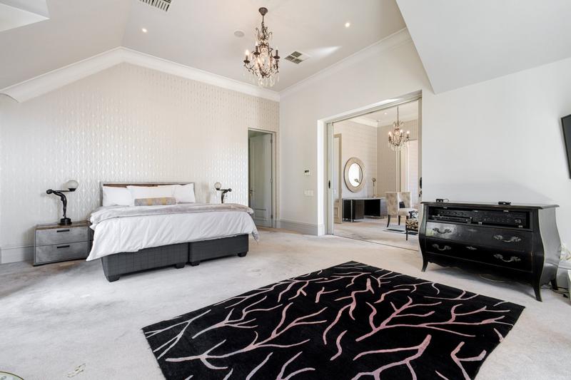 To Let 4 Bedroom Property for Rent in Sandhurst Gauteng