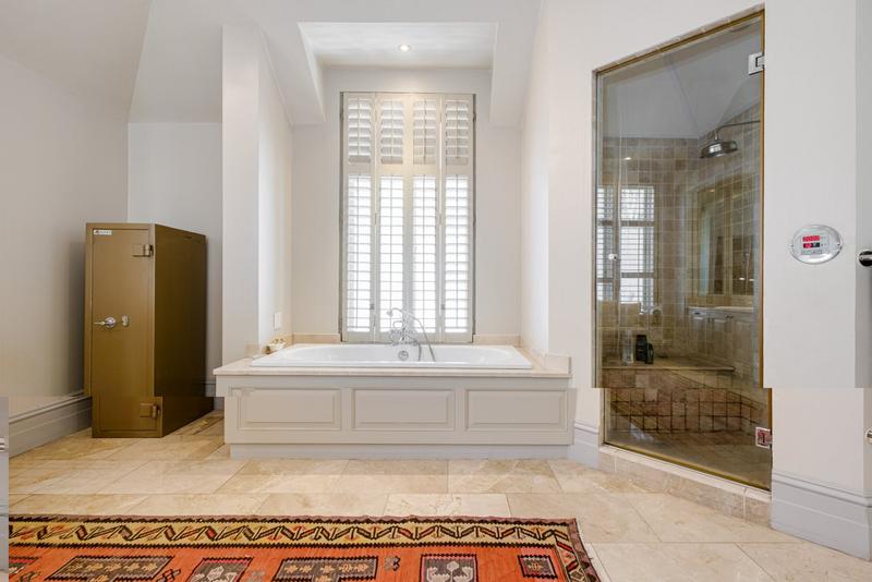 To Let 4 Bedroom Property for Rent in Sandhurst Gauteng