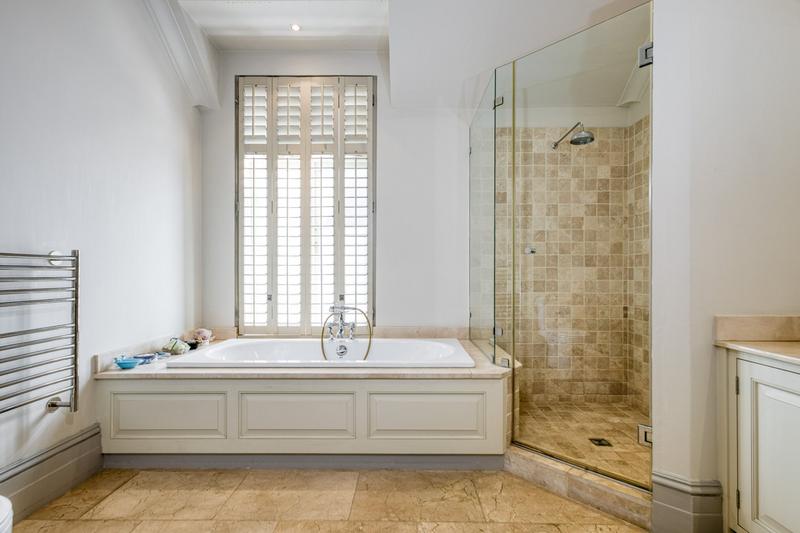 To Let 4 Bedroom Property for Rent in Sandhurst Gauteng