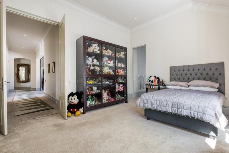 To Let 4 Bedroom Property for Rent in Sandhurst Gauteng