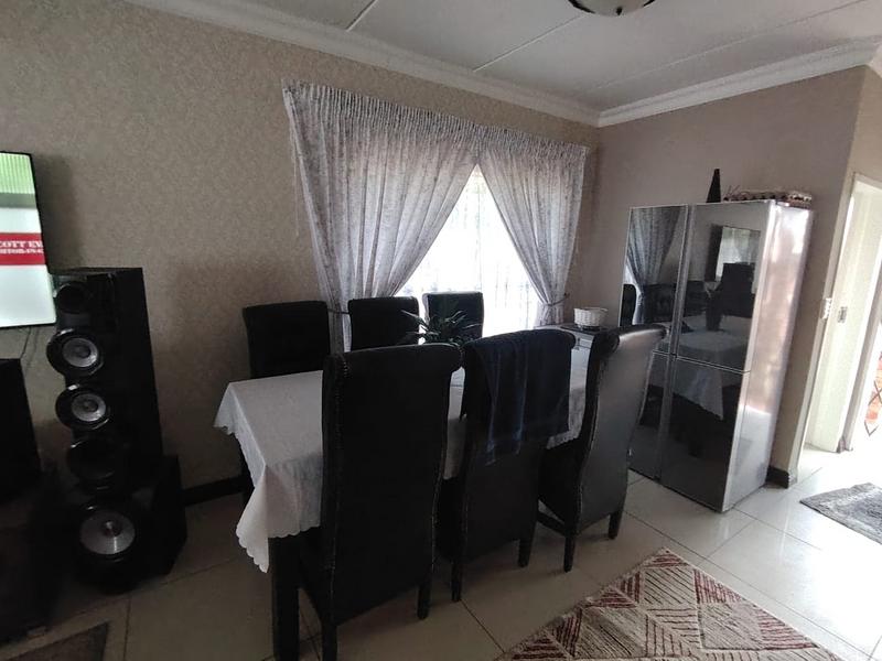 To Let 3 Bedroom Property for Rent in Radiokop Gauteng