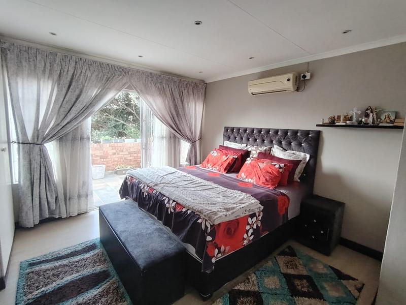 To Let 3 Bedroom Property for Rent in Radiokop Gauteng