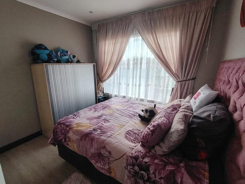To Let 3 Bedroom Property for Rent in Radiokop Gauteng