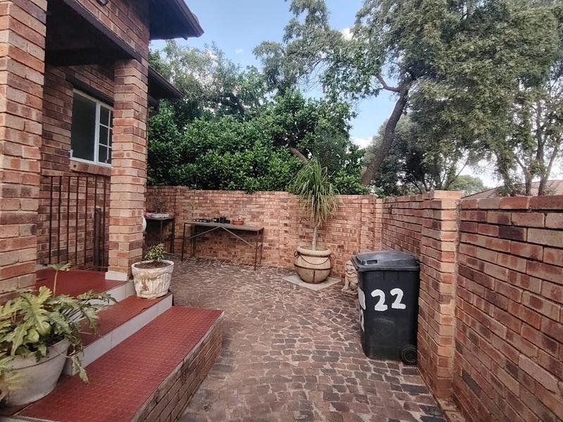 To Let 3 Bedroom Property for Rent in Radiokop Gauteng