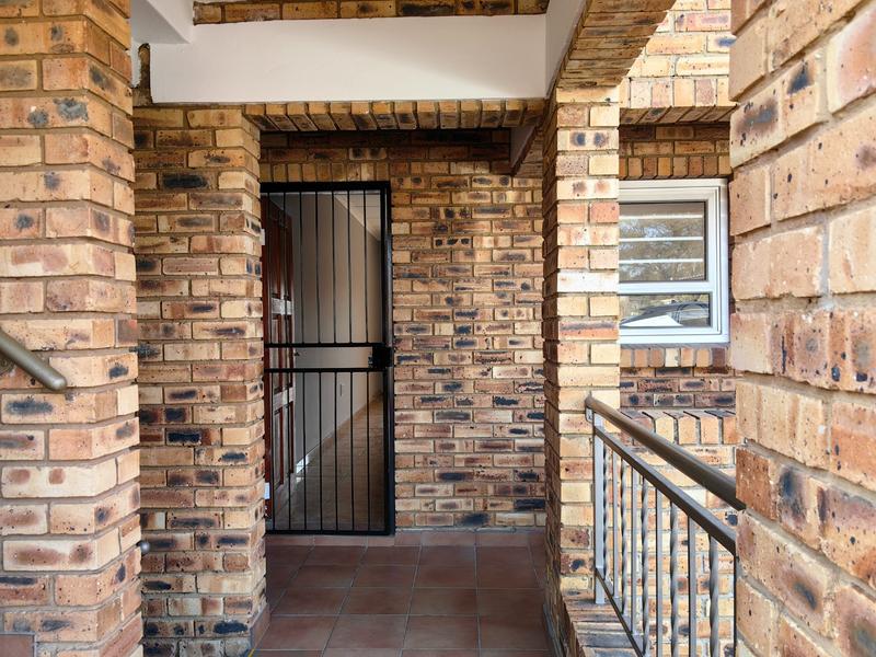 To Let 3 Bedroom Property for Rent in Rangeview Gauteng