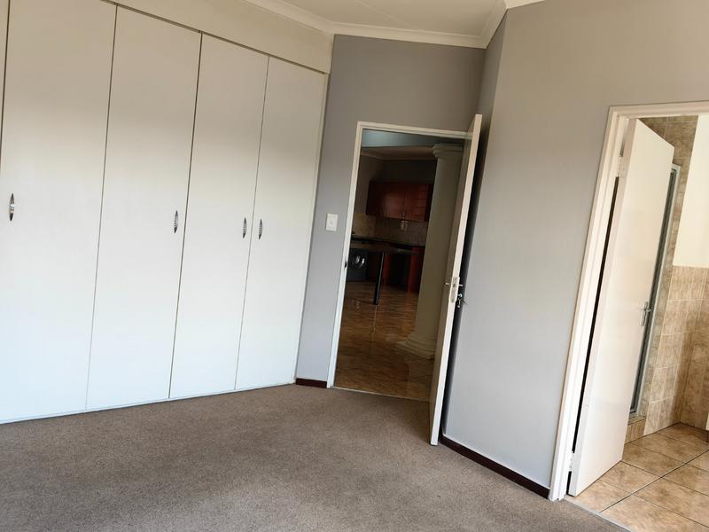 To Let 3 Bedroom Property for Rent in Rangeview Gauteng