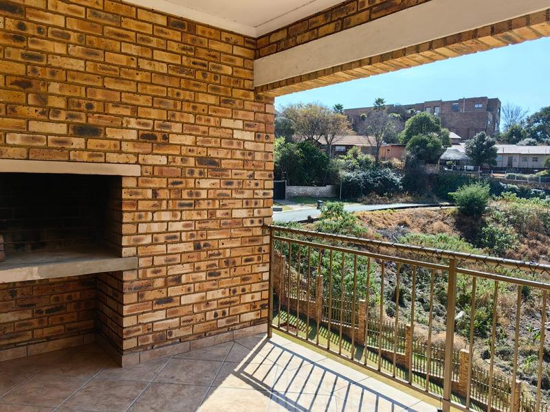 To Let 3 Bedroom Property for Rent in Rangeview Gauteng