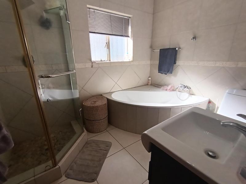 3 Bedroom Property for Sale in Homestead Gauteng